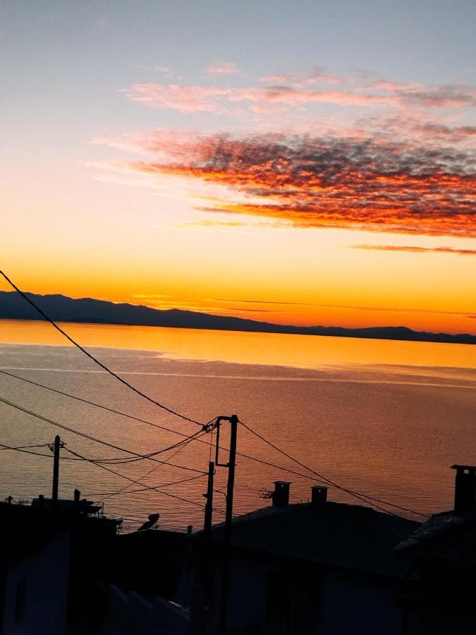 Με Θέα Το Ηλιοβασιλεμα 2 Afissos Exterior foto
