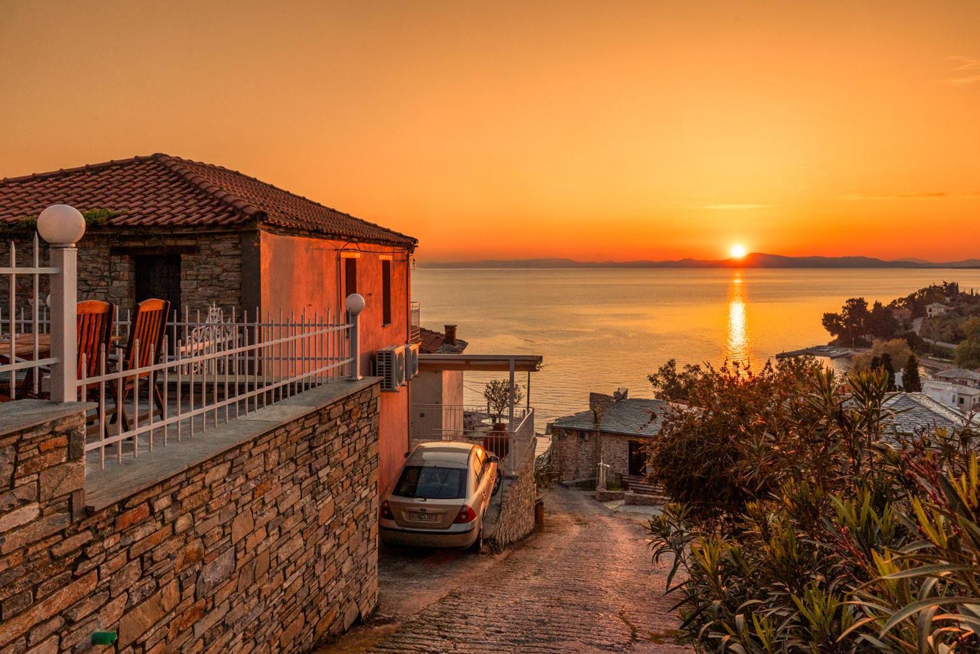 Με Θέα Το Ηλιοβασιλεμα 2 Afissos Exterior foto
